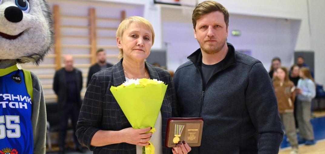 В Омске состоялось вручение награды к 100-летию Минспорта
