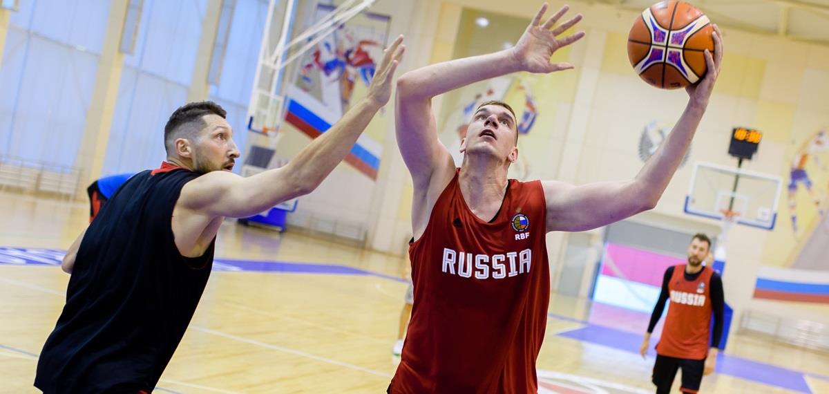 Мужская сборная России приступила к тренировкам в Новогорске