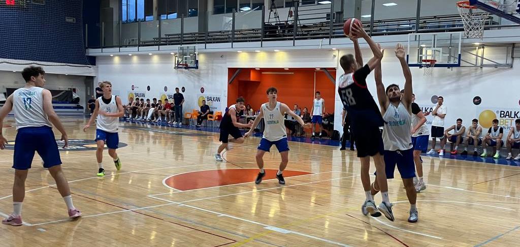 Юниоры U18 вновь потерпели поражение от резервной сборной Словении