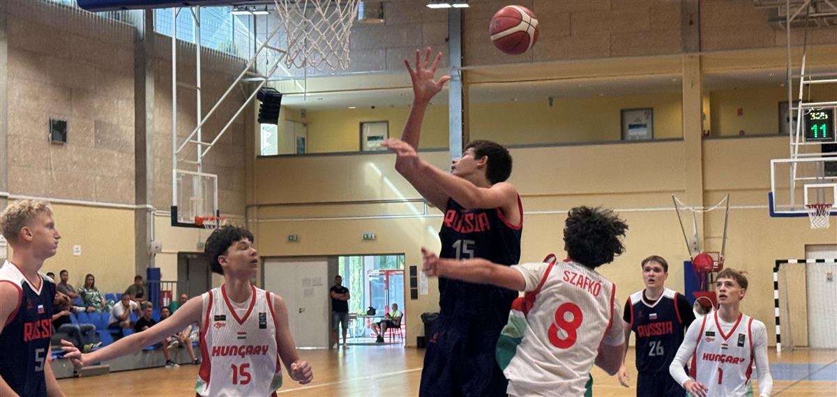 Юниоры U15 уступили Венгрии U16