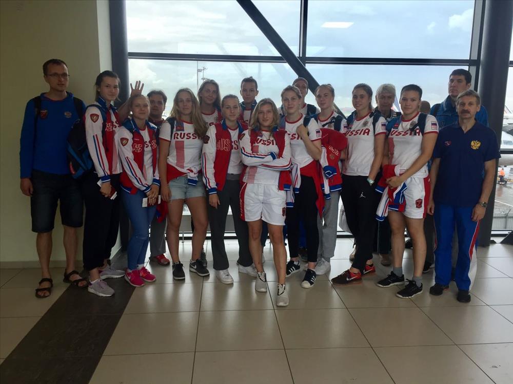Девушки U18 улетели в Хельсинки